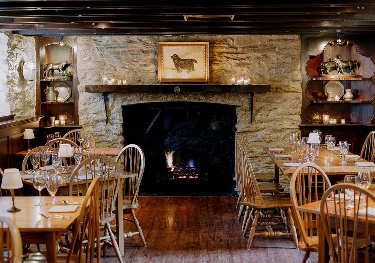 The Red Fox Inn & Tavern Мидлберг Экстерьер фото